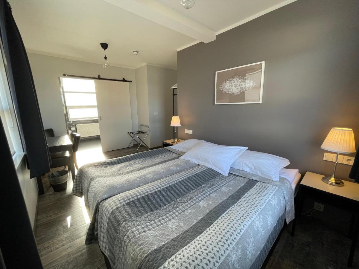 Akkeri Guesthouse Стиккисхоульмюр Экстерьер фото
