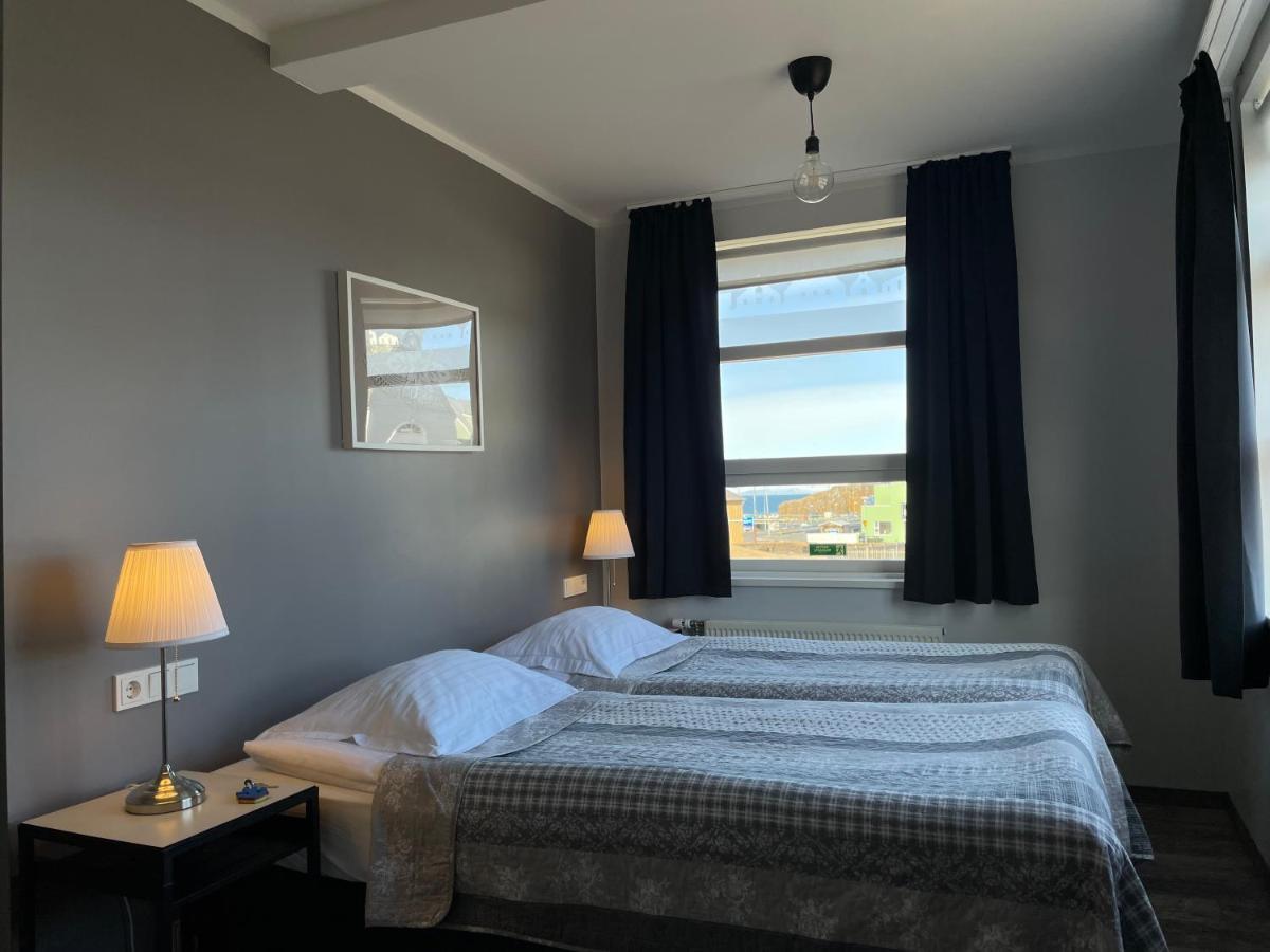 Akkeri Guesthouse Стиккисхоульмюр Экстерьер фото