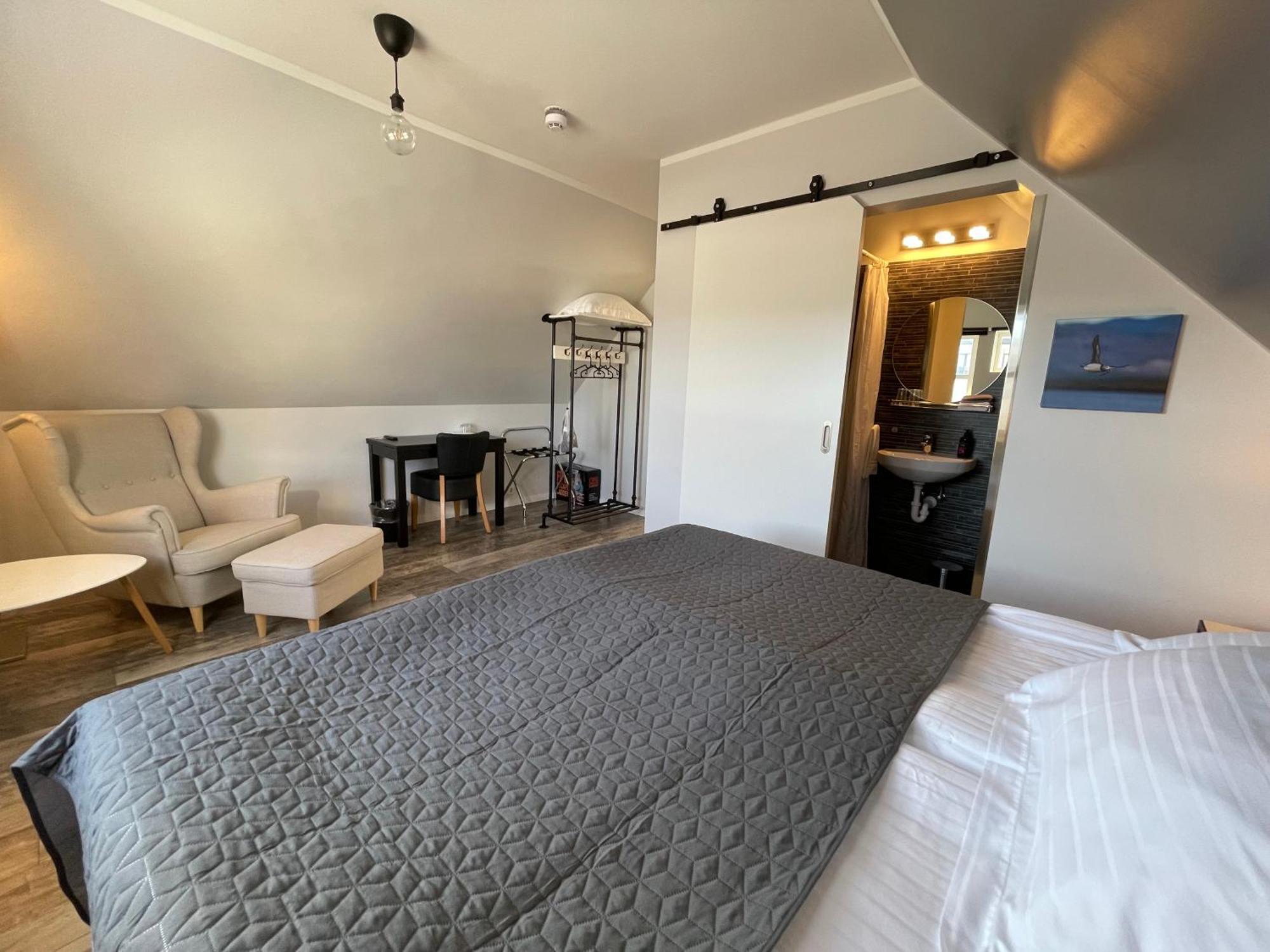 Akkeri Guesthouse Стиккисхоульмюр Экстерьер фото