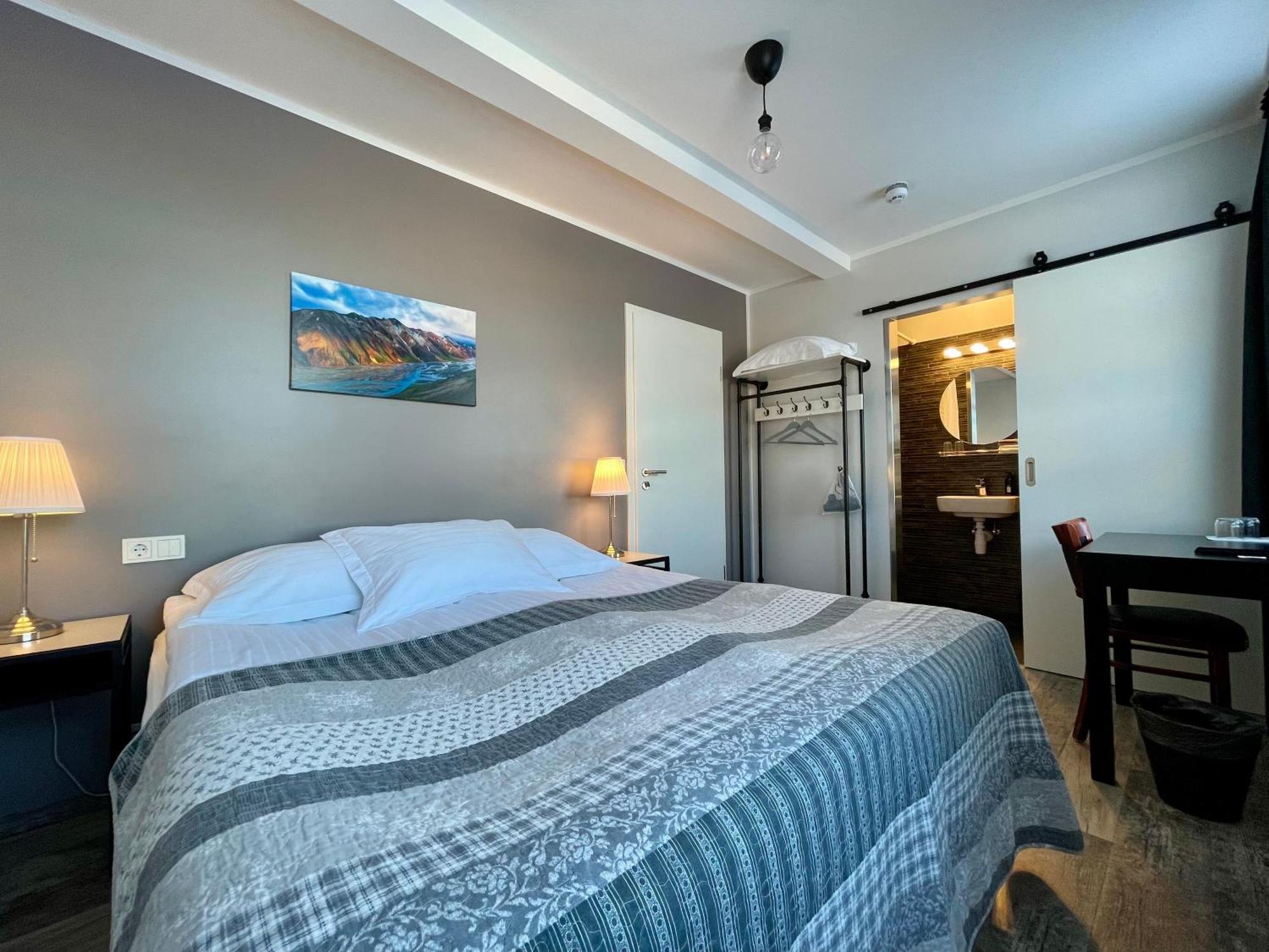 Akkeri Guesthouse Стиккисхоульмюр Экстерьер фото