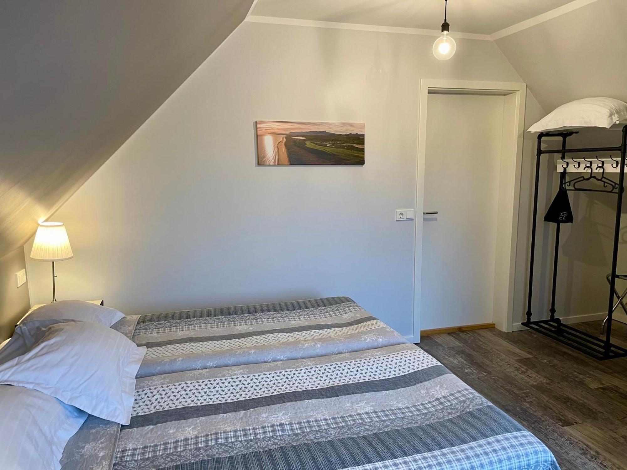 Akkeri Guesthouse Стиккисхоульмюр Номер фото