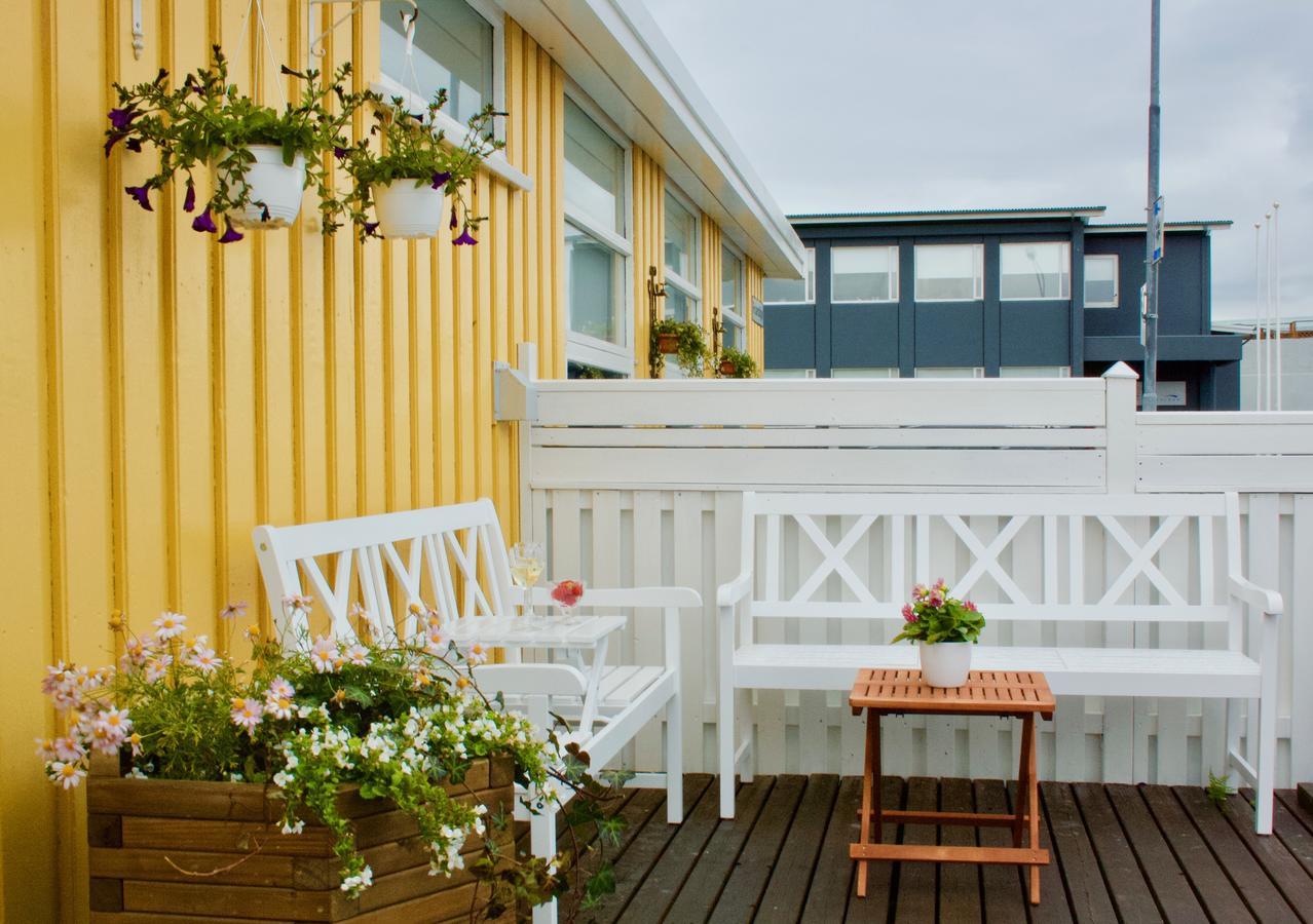 Akkeri Guesthouse Стиккисхоульмюр Экстерьер фото